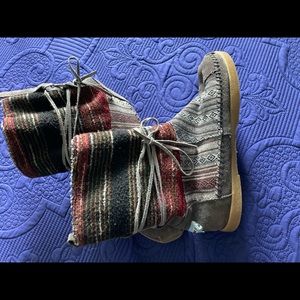 TOMS Suede Nepal Women’s Boot Size 8